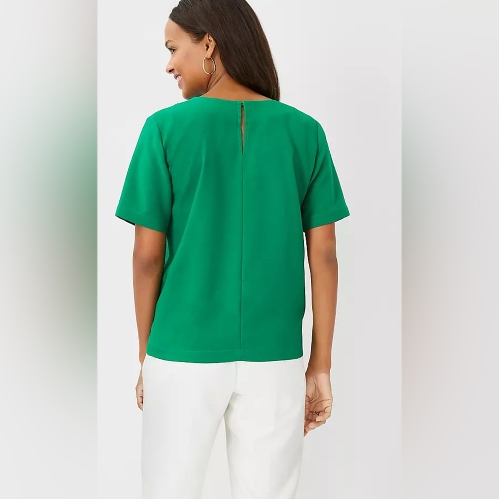Woven Crew Neck Short Sleeve Blouse - Kelly Green, Ann Taylor - Size Medium - Picture 2 of 11